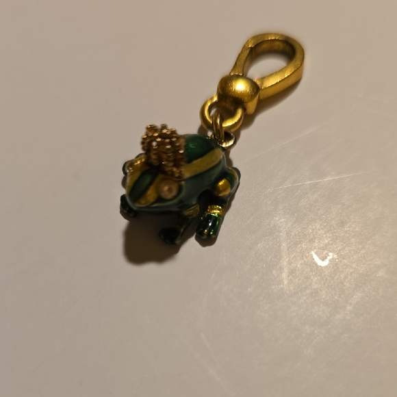 Juicy Couture Frog Prince Charm - Picture 5 of 5